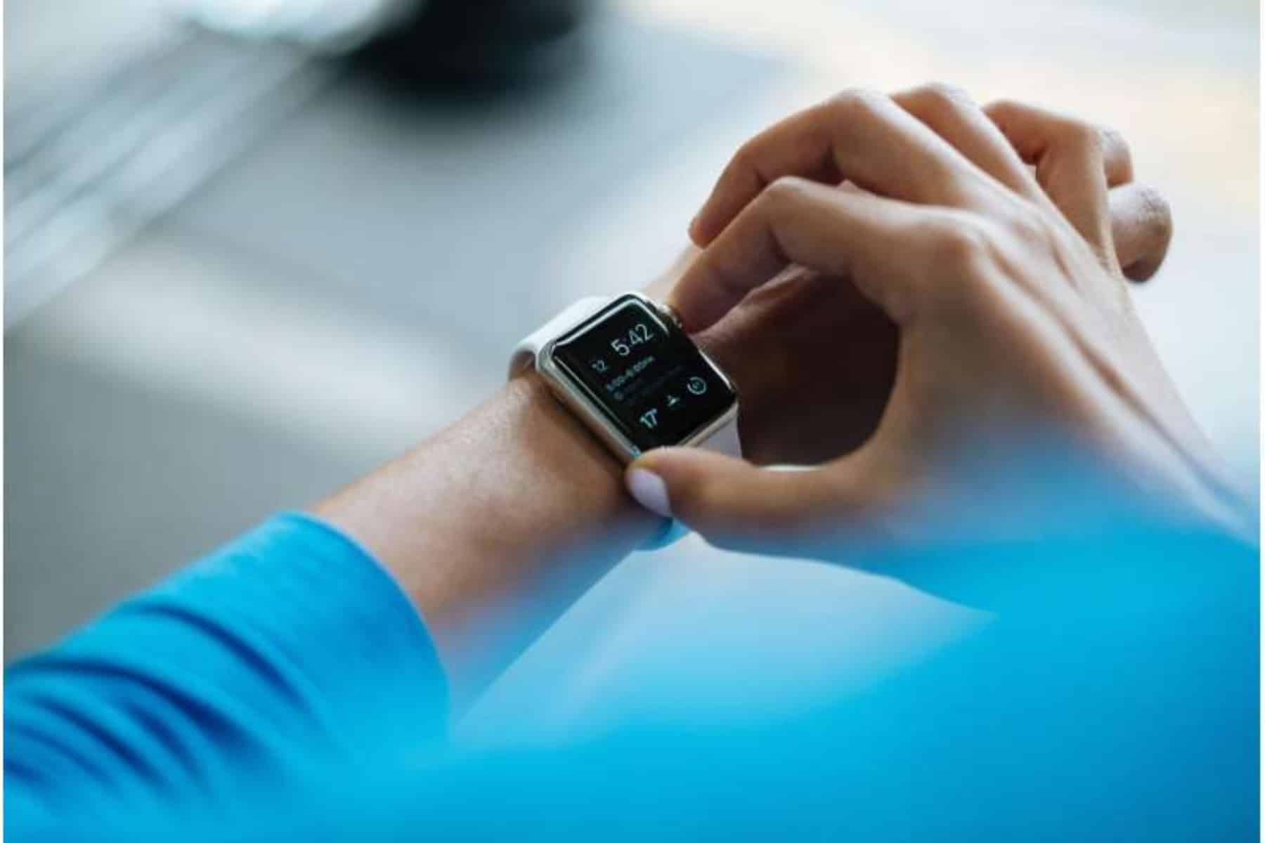 Πάρκινσον: Πώς ένα smartwatch προσφέρει παράθυρο στην εξέλιξη της νόσου;