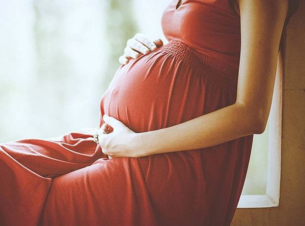 Εγκυμοσύνη: Δύο Έλληνες επιστήμονες μελετούν τις επιπτώσεις της ζέστης κατά την κύηση