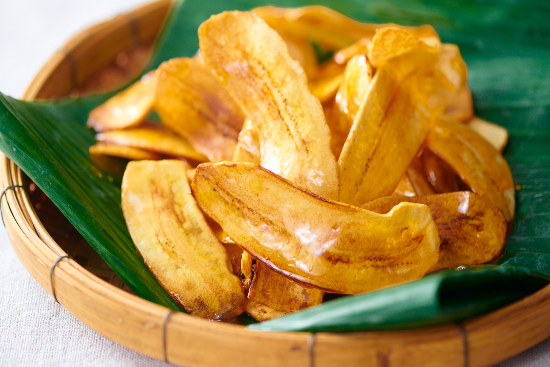 Banana chips: Συνταγή για σπιτικά μπανάνα τσιπς που θα λατρέψετε