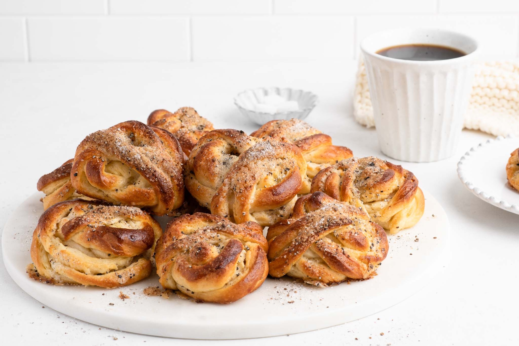 Cardamom buns: Συνταγή για το πιο διάσημο γλυκό της Σκανδιναβίας