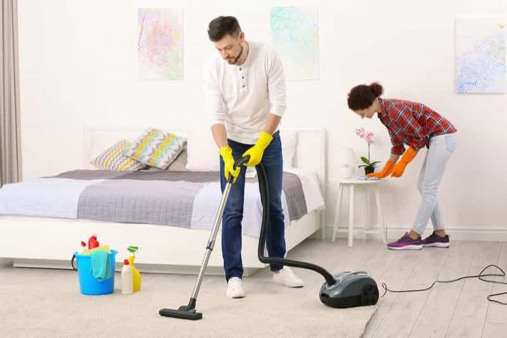 Πώς το να καθαρίζετε το σπίτι σας μπορεί να επηρεάσει θετικά την ψυχική σας υγεία;