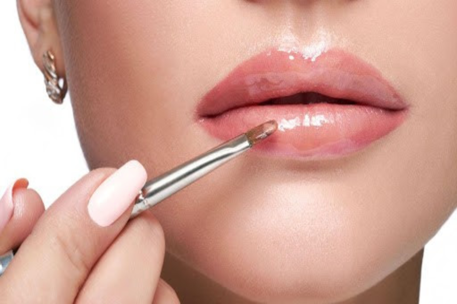 Lipgloss χείλη: Θες να φτιάξεις μόνη σου lipgloss που φουσκώνει τα χείλη σου;