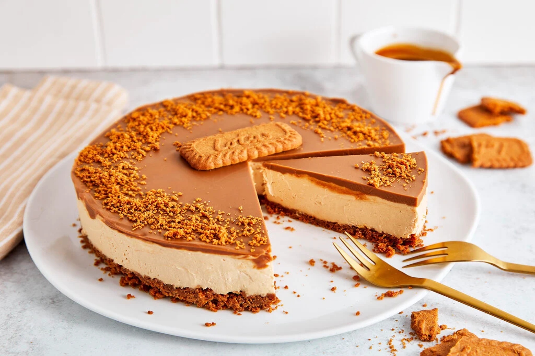 Lotus Biscoff Cheesecake: Το πιο νόστιμο και εντυπωσιακό επιδόρπιο