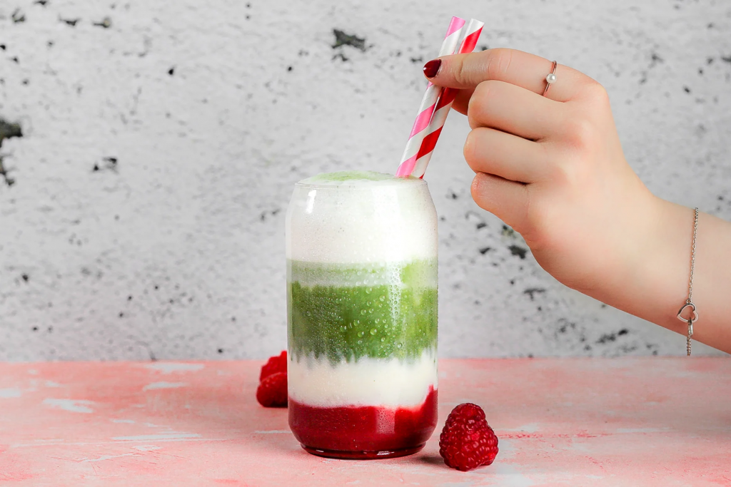 Raspberry Matcha Latte: Μια αναζωογονητική ανατροπή