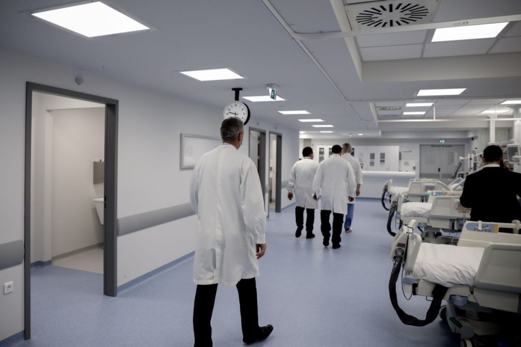 Κορωνοϊός: Παραχώρηση 50 κλινών νοσηλείαςτου ΝΙΜΤΣ προς το Δημόσιο 