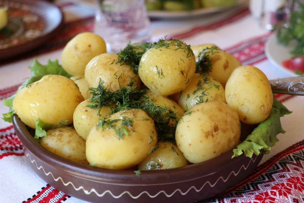 Πατάτες με αρωματική σάλτσα για εκλεπτυσμένους ουρανίσκους