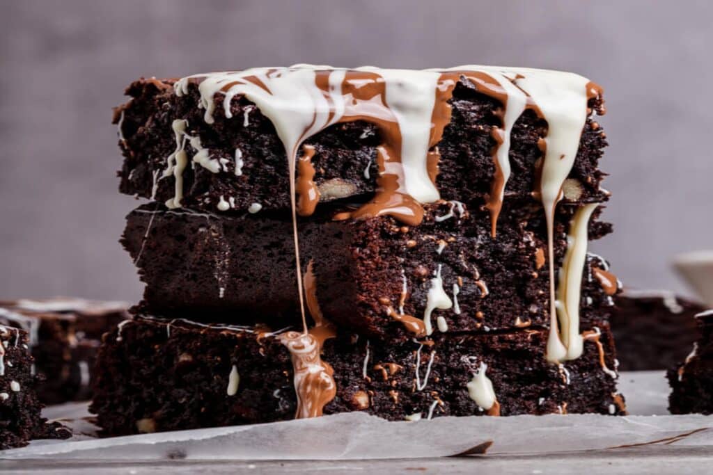 Brownies με τριπλή σοκολάτα: Η απόλυτη συνταγή για τους λάτρεις της σοκολάτας