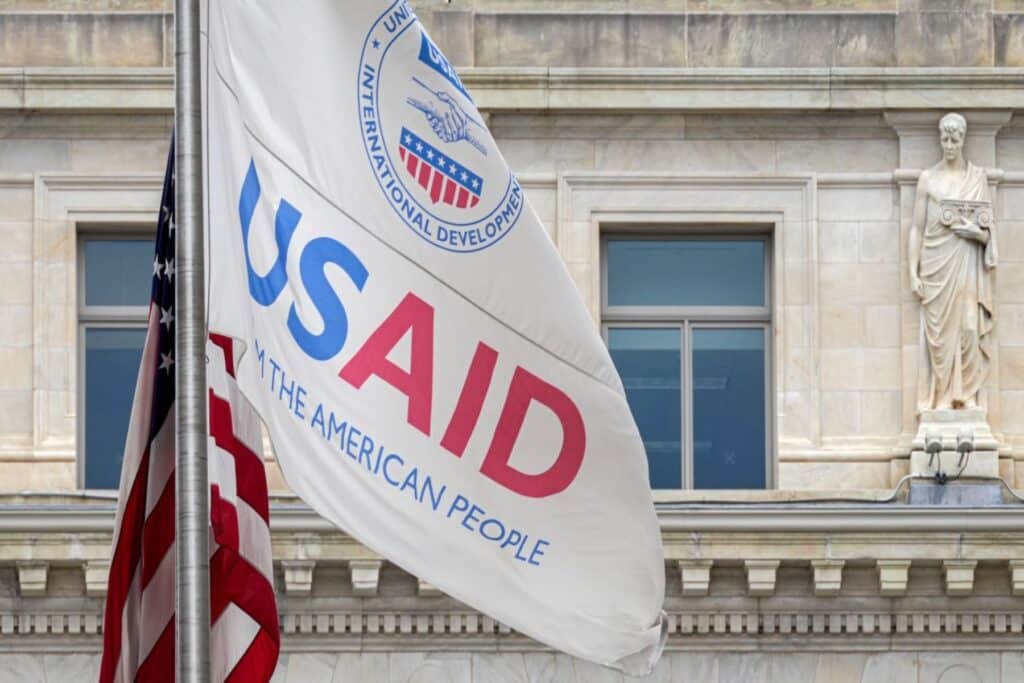 USAID: Απειλή για την παγκόσμια υγεία το πάγωμα της βοήθειας στο εξωτερικό